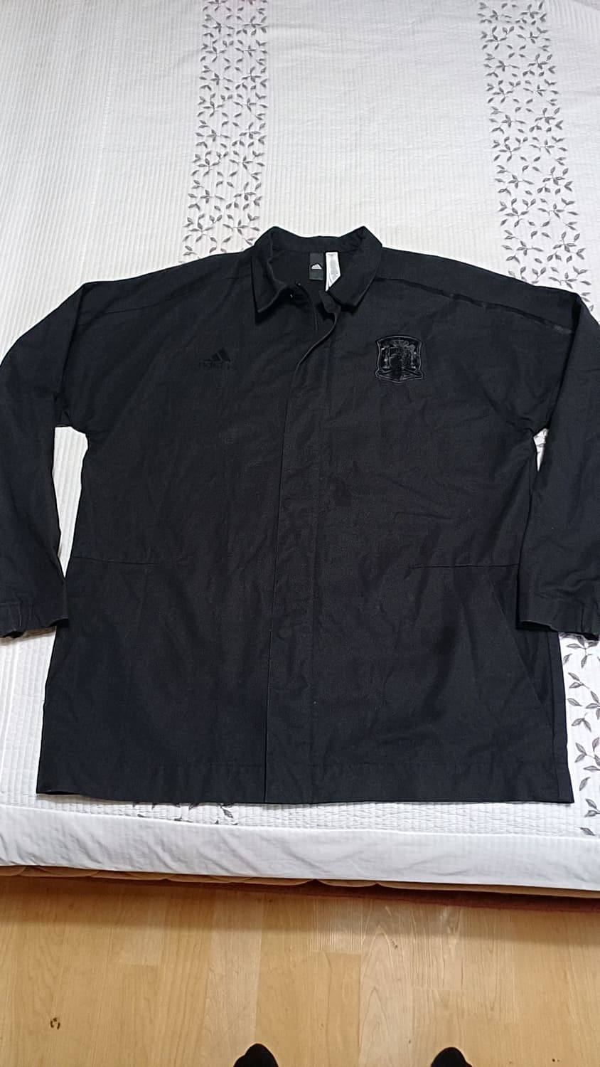 아디다스 스페인국대 블랙면자켓 110 가슴62 기장81 상품이미지1