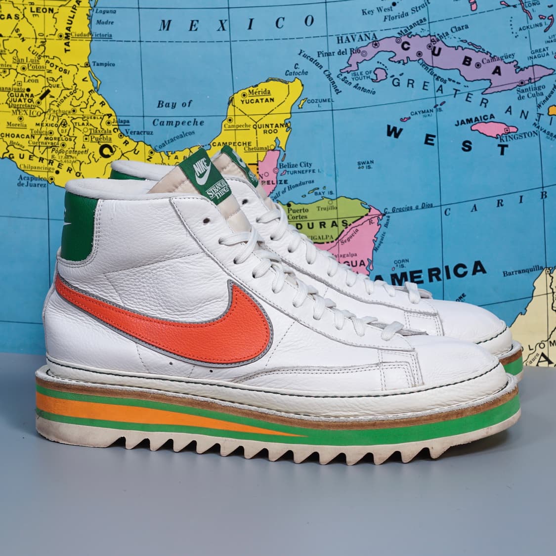 나이키 기묘한 이야기 커스텀 아웃솔 스니커즈 상품이미지3