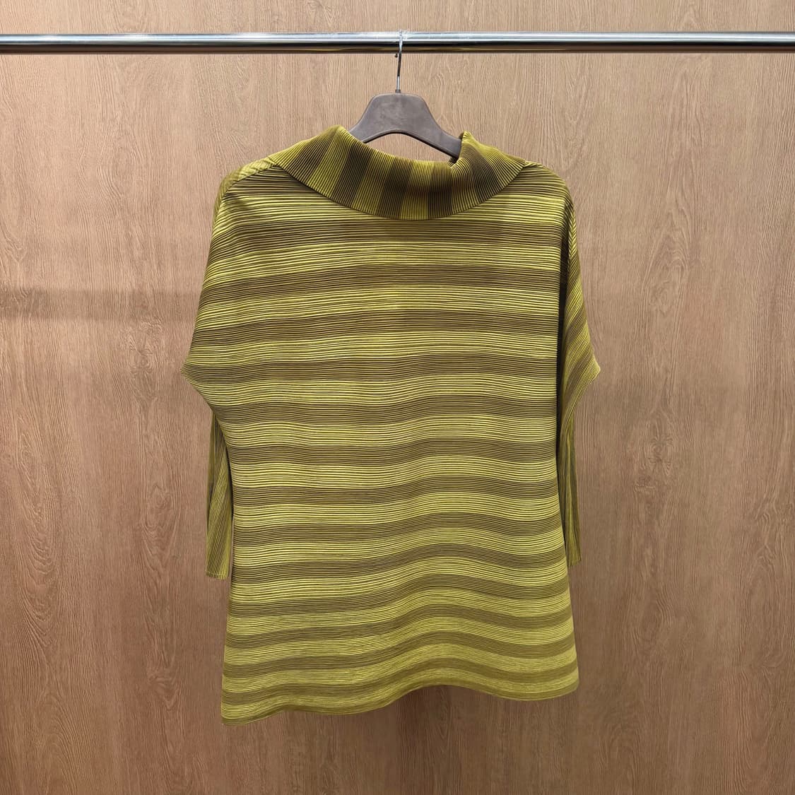 빈티지 하이넥 플리츠 톱 웨이브 스트라이프 드롭 숄더 디테일 옐로우 상품이미지3