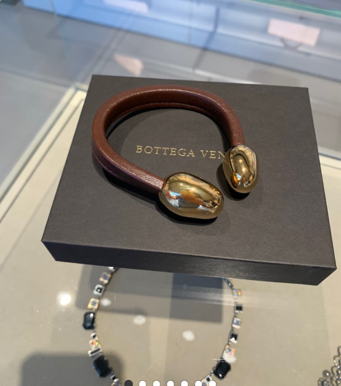 보테가베네타 레더 골드 팔찌 상품이미지1