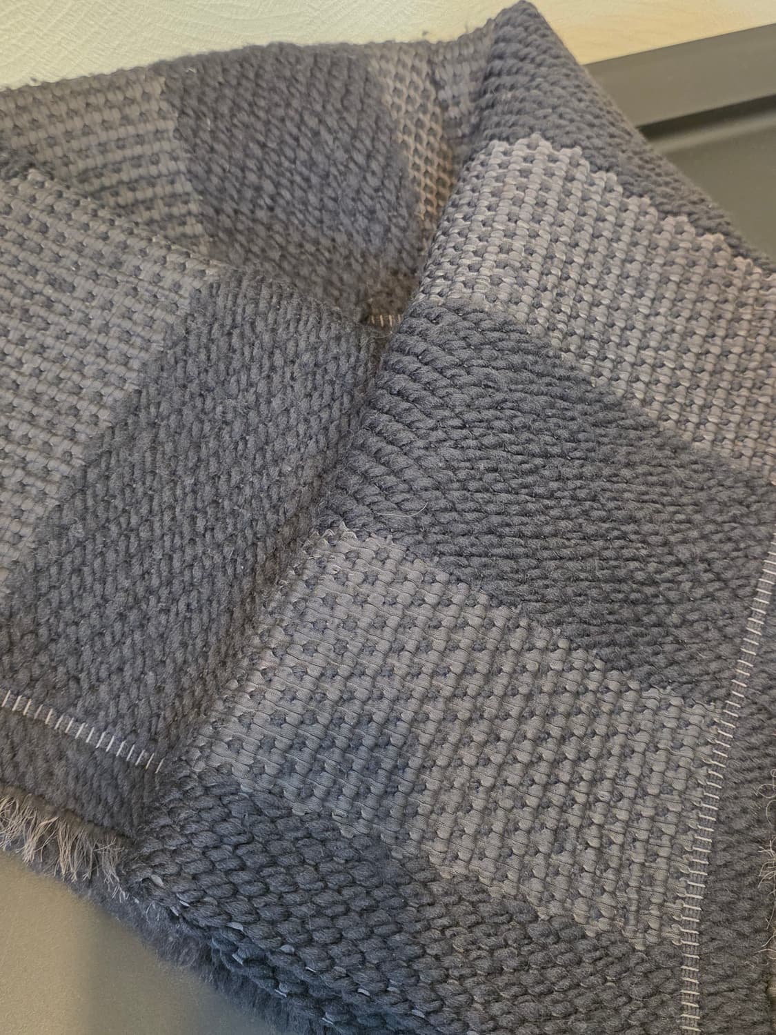 아르마니 콜레지오니  투톤 그레이  머플러 상품이미지2