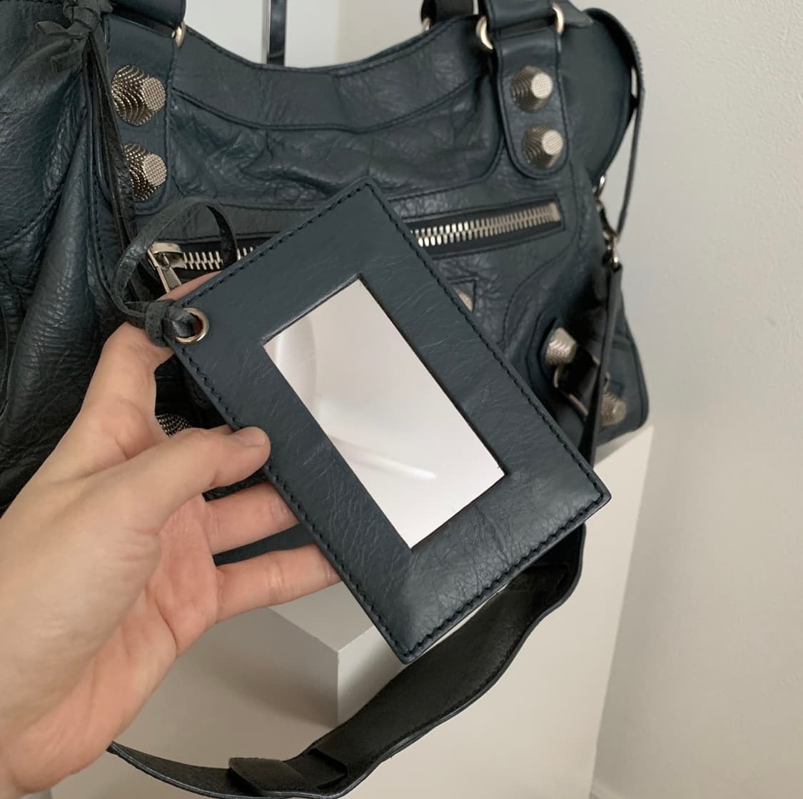 발렌시아가 자이언트 시티백 모터백 다크그레이 상품이미지6