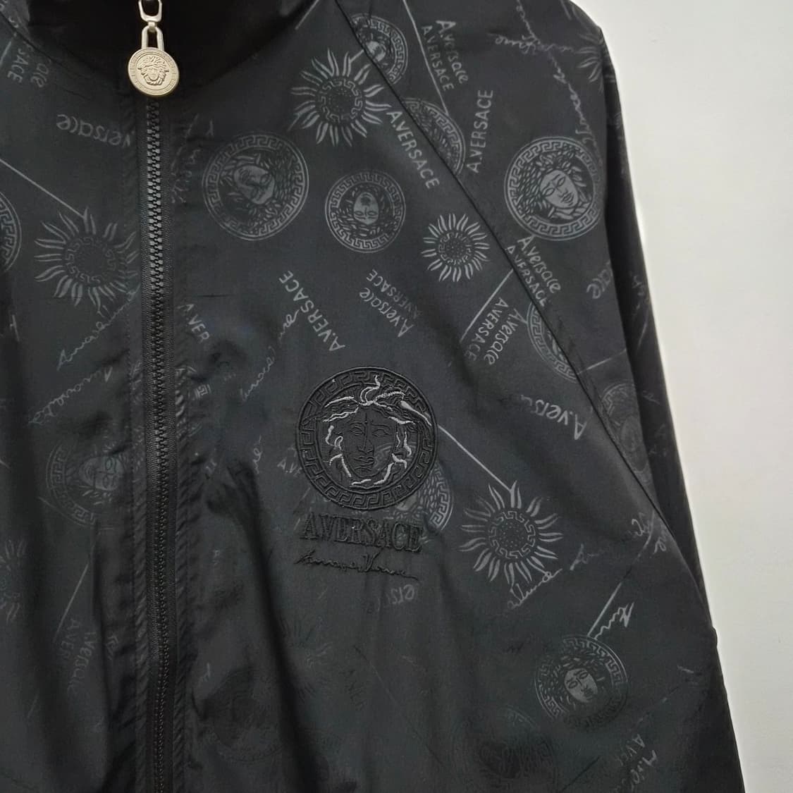 베르사체 블랙 패턴 바람막이 자켓 남녀공용 FREE 상품이미지2