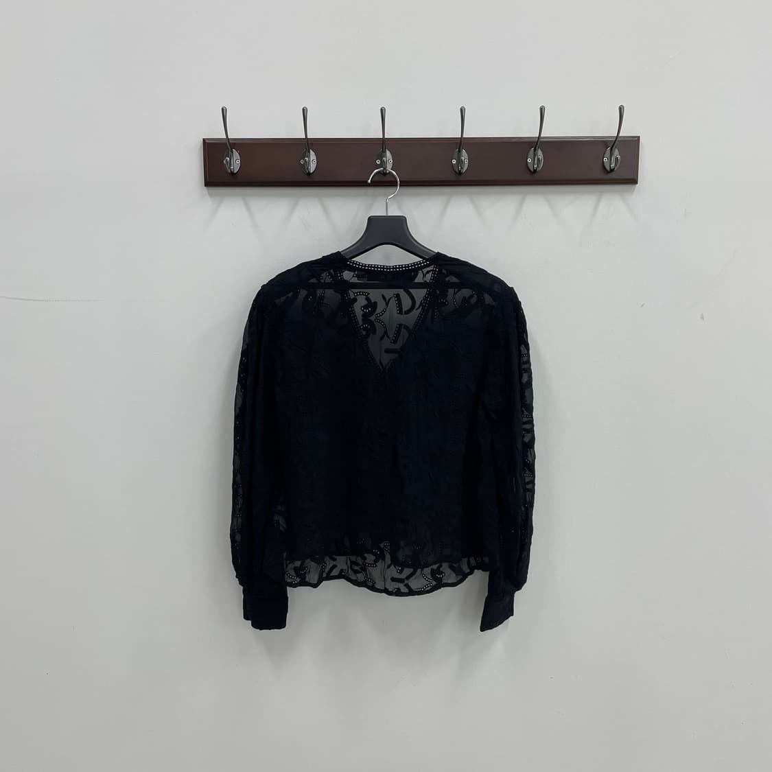 이로 투피스 블랙 레이스 펀칭 블라우스,스커트 상품이미지3