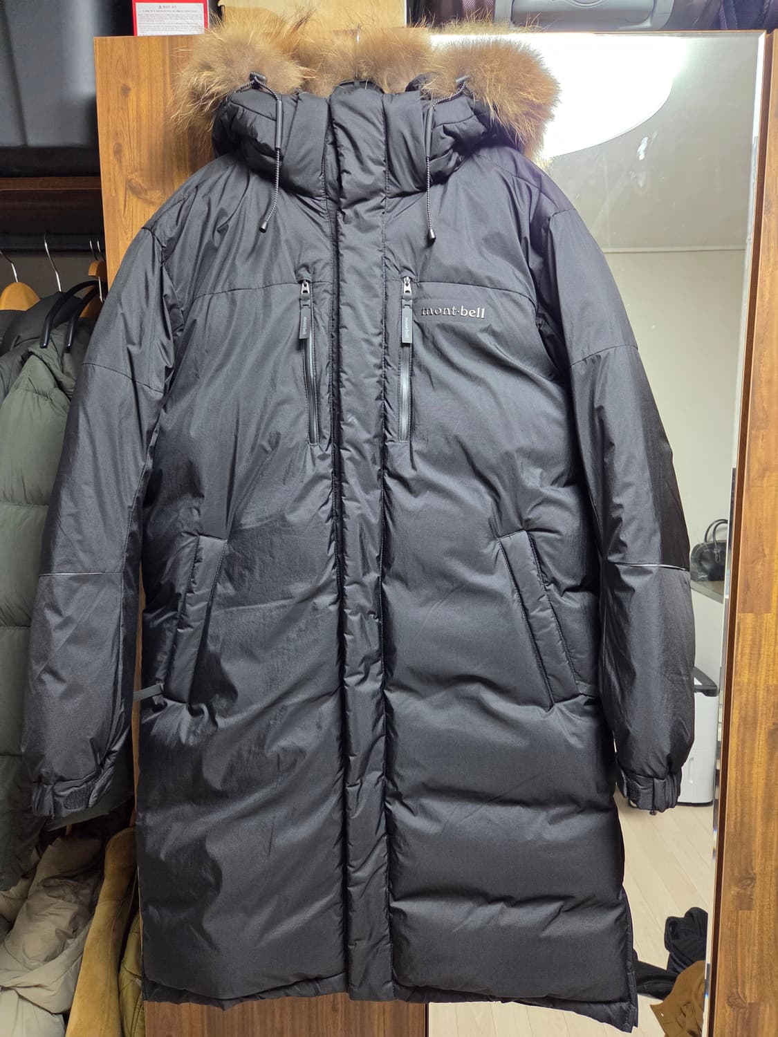 몽벨 가이아 구스다운 코트 롱패딩 판매합니다. 상품이미지1