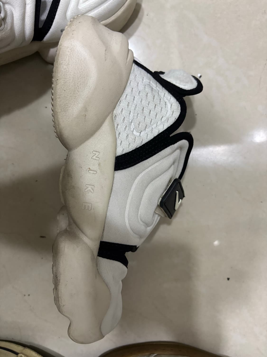 나이키 아쿠아리프트 서밋화이트 상품이미지3