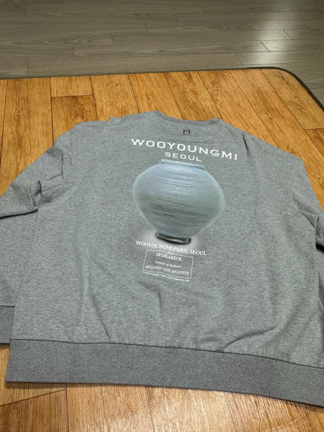 우영미 청자 백로고 스웨트셔츠 그레이 - 23FW 상품이미지3