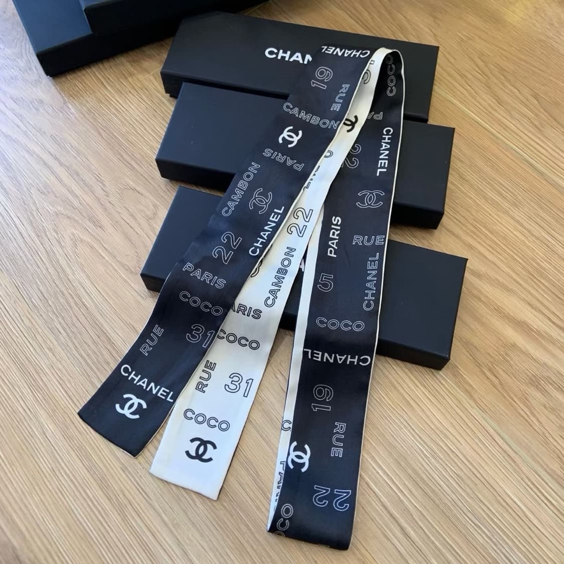 샤넬뷰티 블랙&화이트 트윌리 선물세트 스카프,쁘띠 상품이미지1