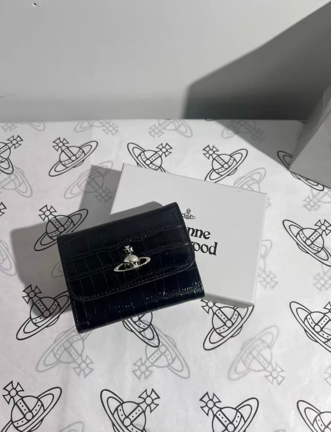 비비안 웨스트우드 사피아노 카우 레더 카드 홀더 블랙 상품이미지1