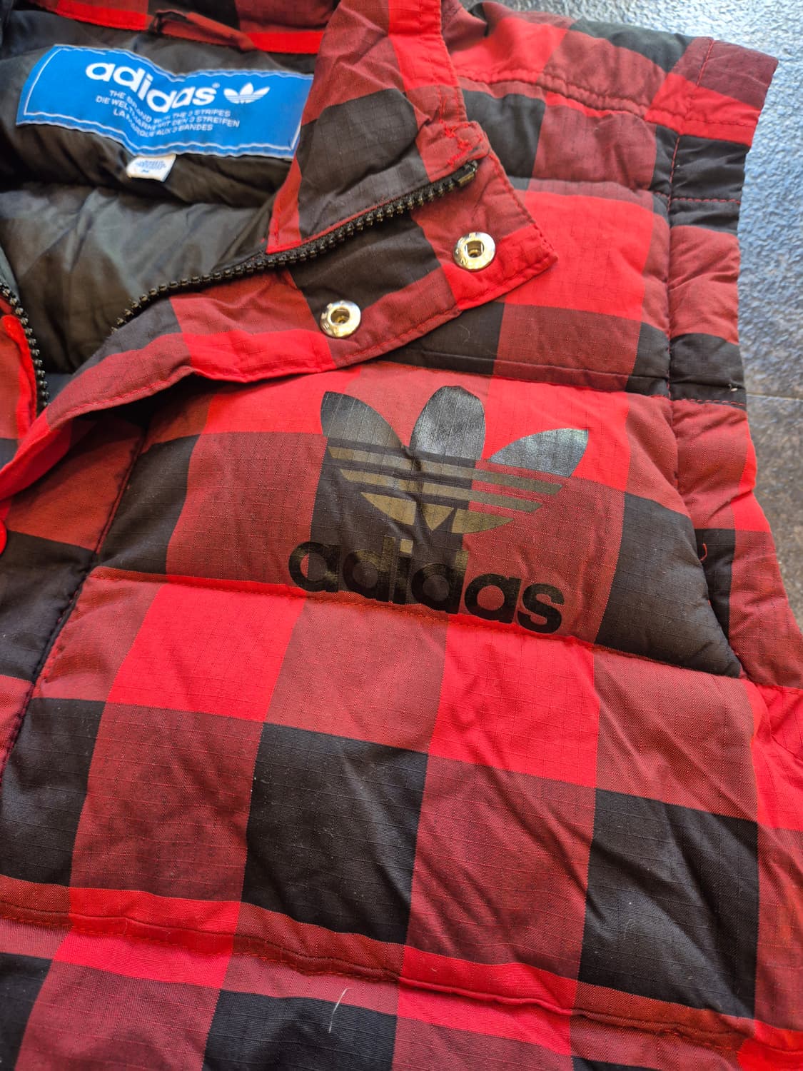 아디다스 체크(화이어버드)패딩 조끼 M 상품이미지3