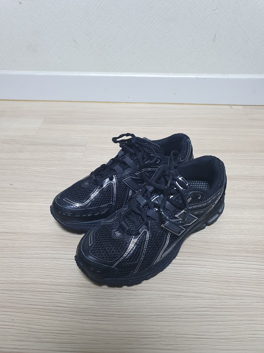 뉴발란스 1906R 블랙 운동화 240 상품이미지4