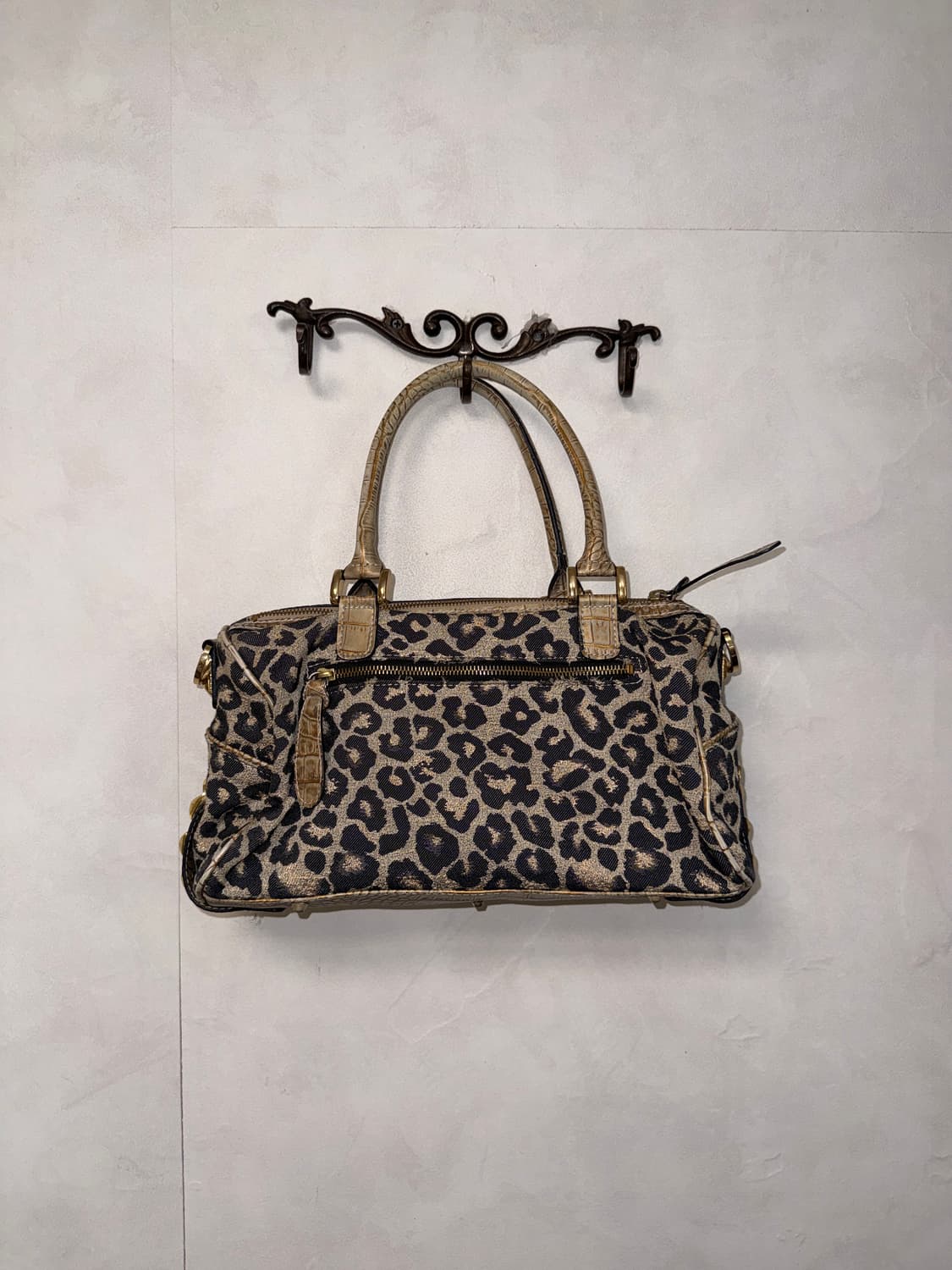 Guess leopard gold buckle python 숄더백 상품이미지5