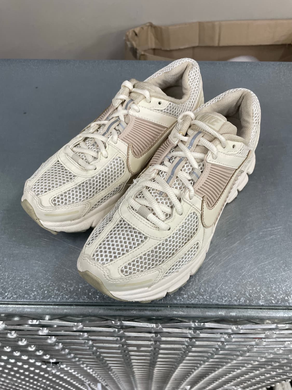 나이키 줌 보메로 5 페일 아이보리 245 상품이미지2