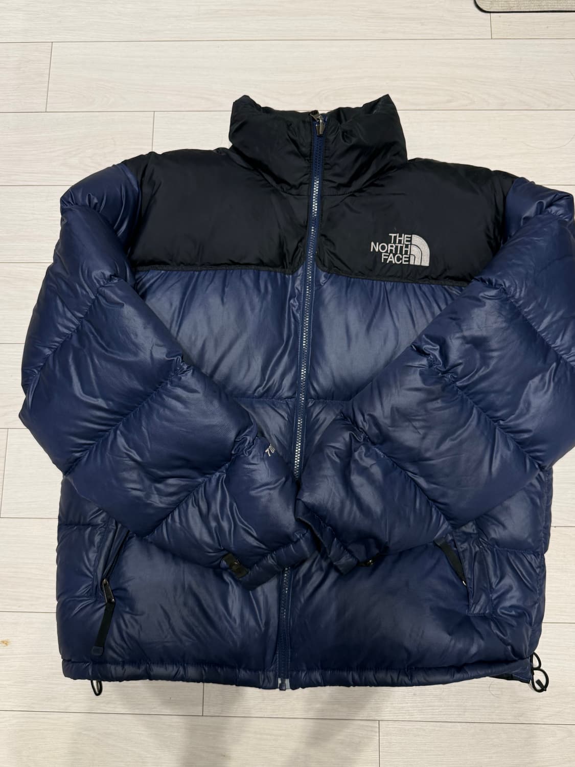 노스페이스 700 골드윈 눕시 패딩 네이비/블랙  상품이미지1