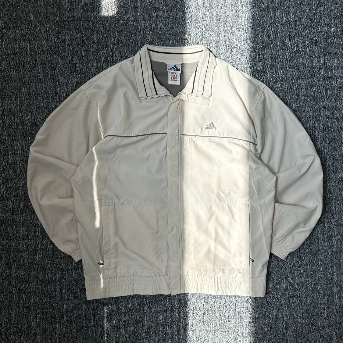 아디다스 90‘s 베이지 바람막이 자켓 상품이미지1