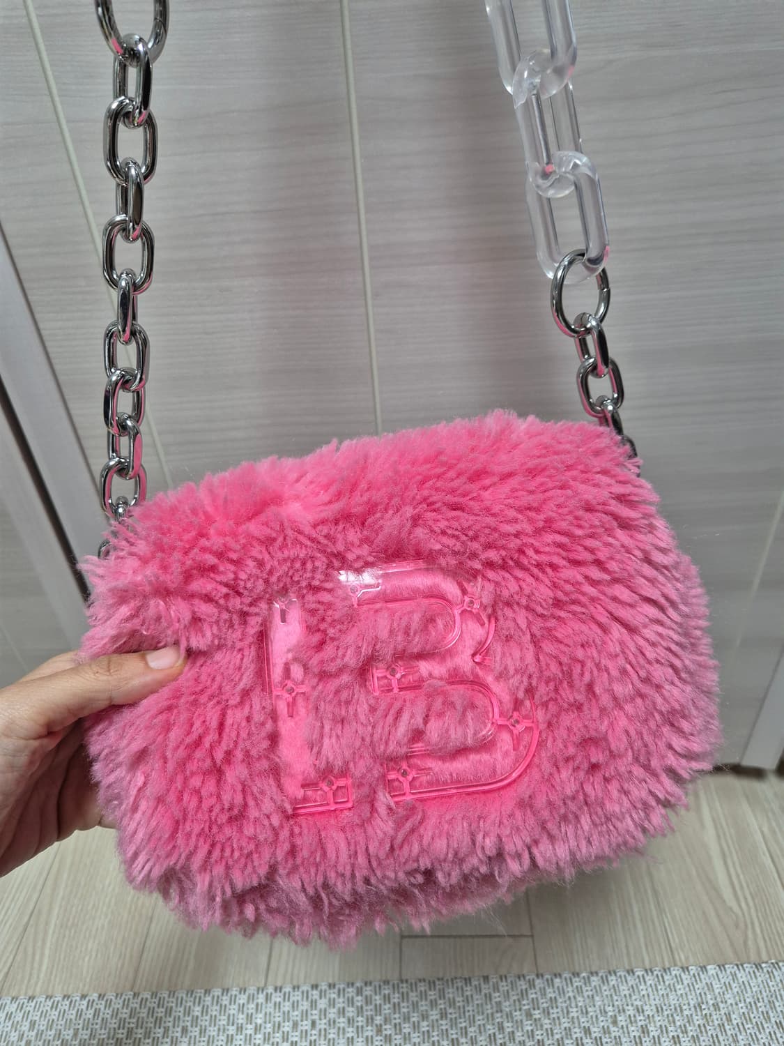 빔바이롤라 핑크퍼 크로스 바디 가방 상품이미지5