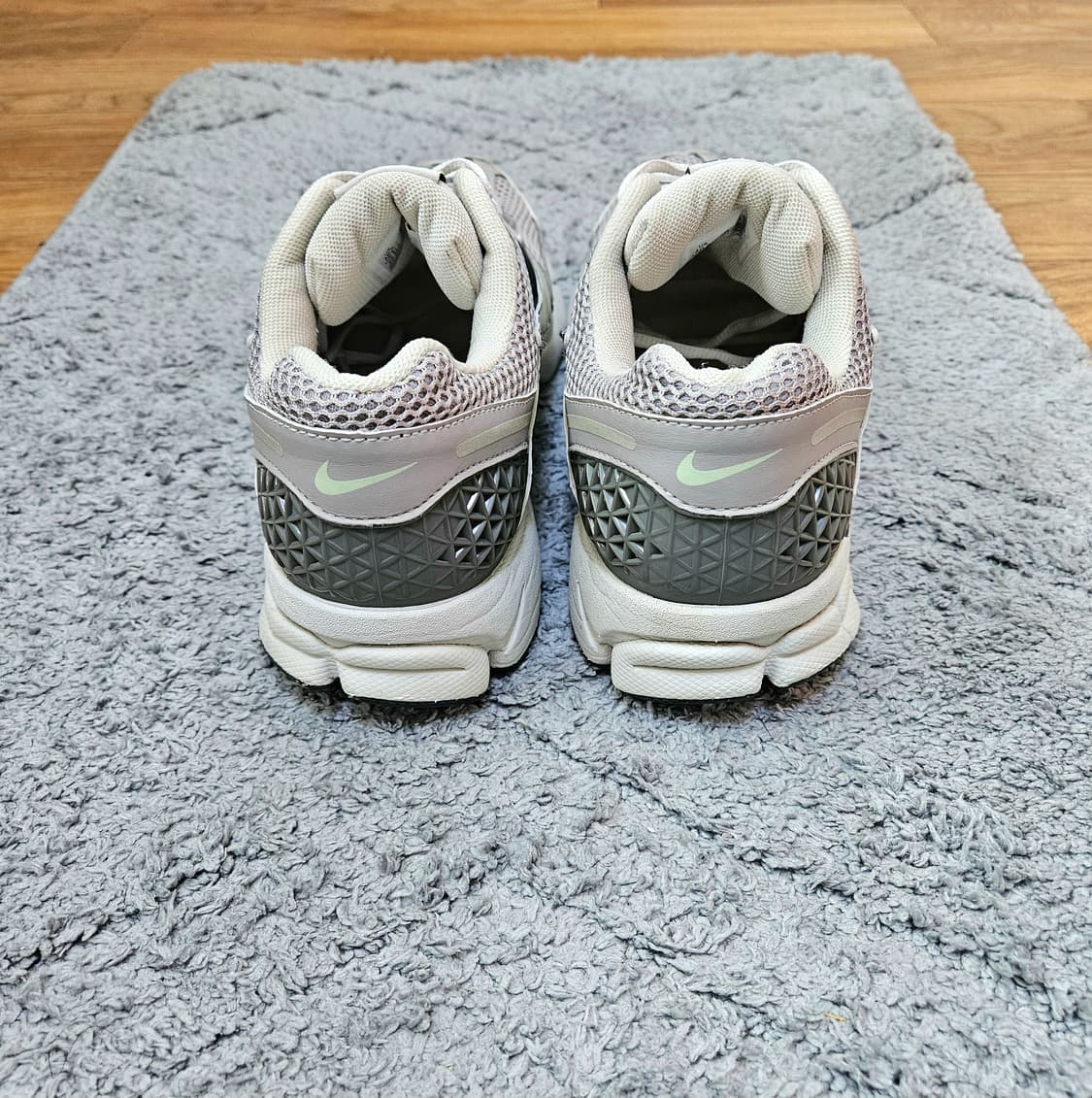 나이키 줌 보메로5  275 상품이미지4