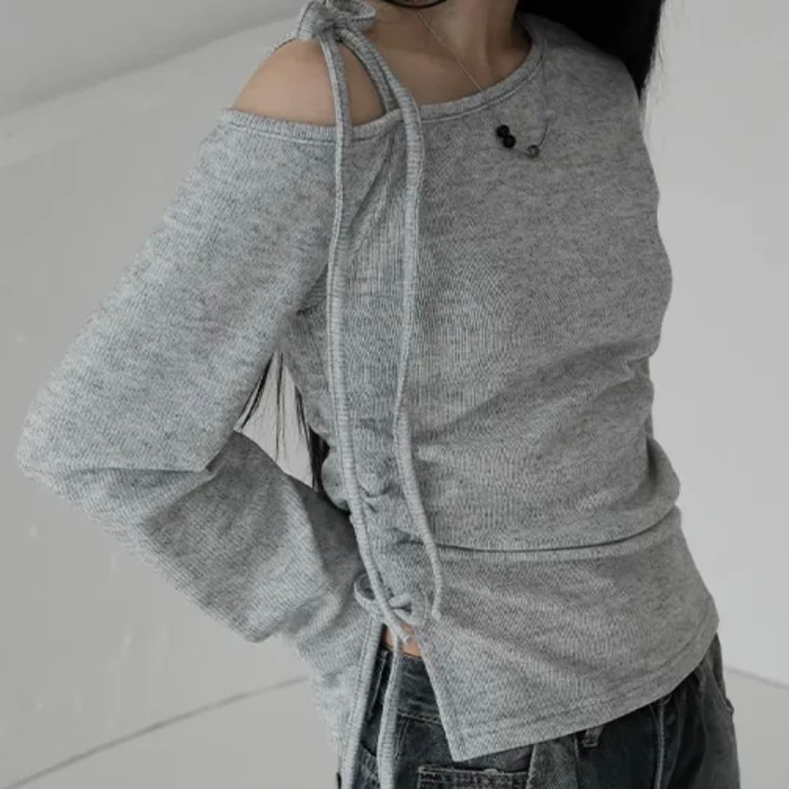 바이너리원 오프숄더 셔링 티셔츠 상품이미지1