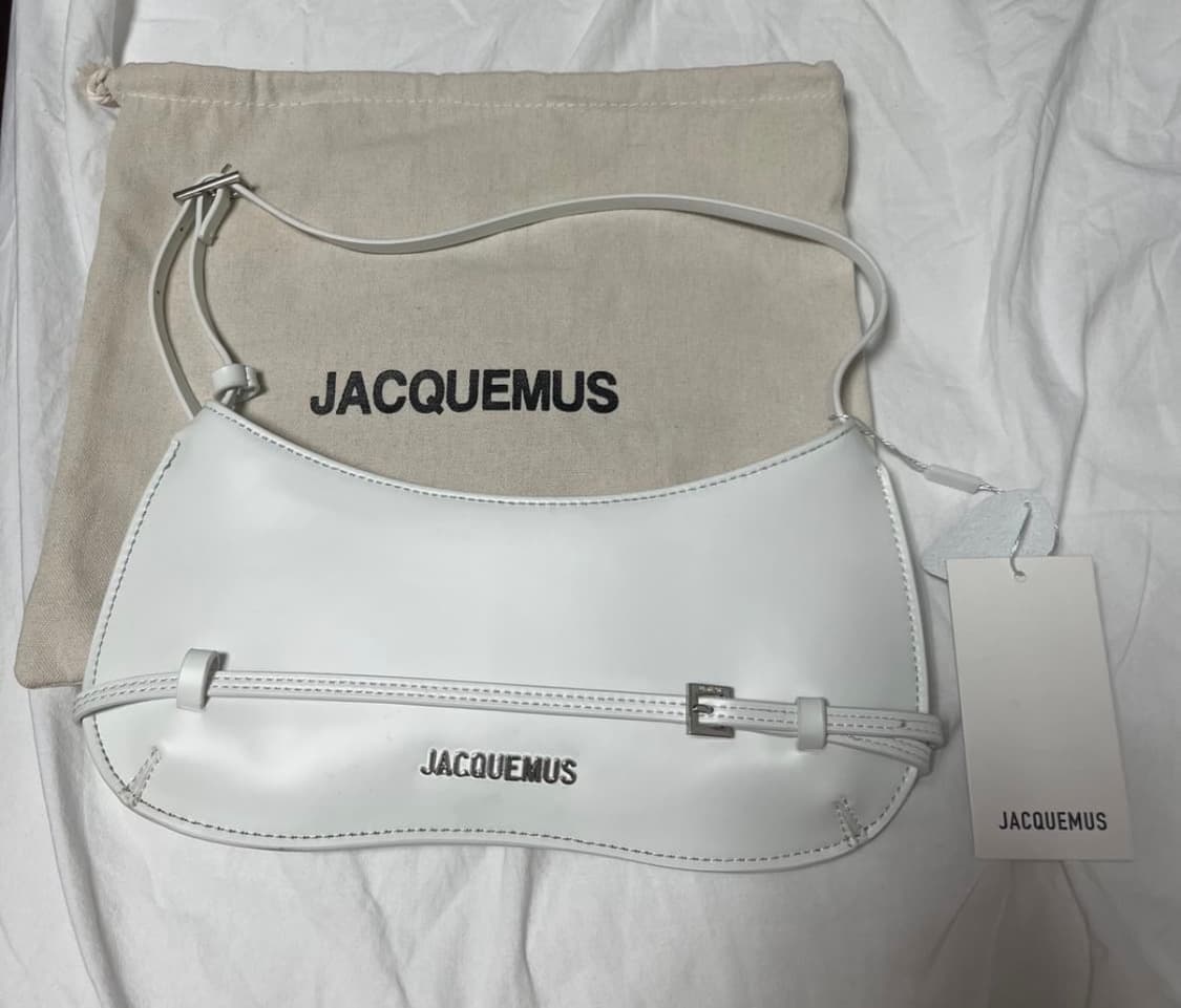 자크뮈스 르 비주 세인튜어 벨티드 숄더백 오프 화이 트 상품이미지1