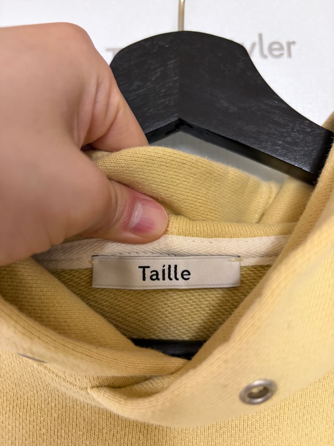 타일레 개나리 후드티 상품이미지3