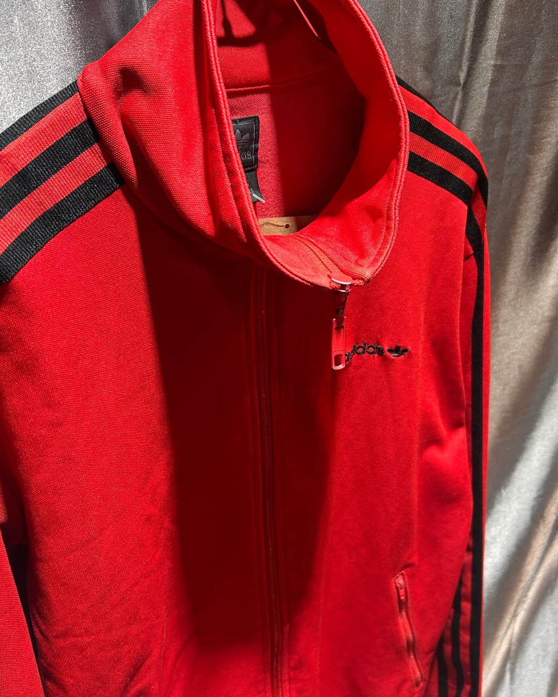 M 아디다스 스펠링로고 블랙라인 레드 트랙탑 상품이미지4