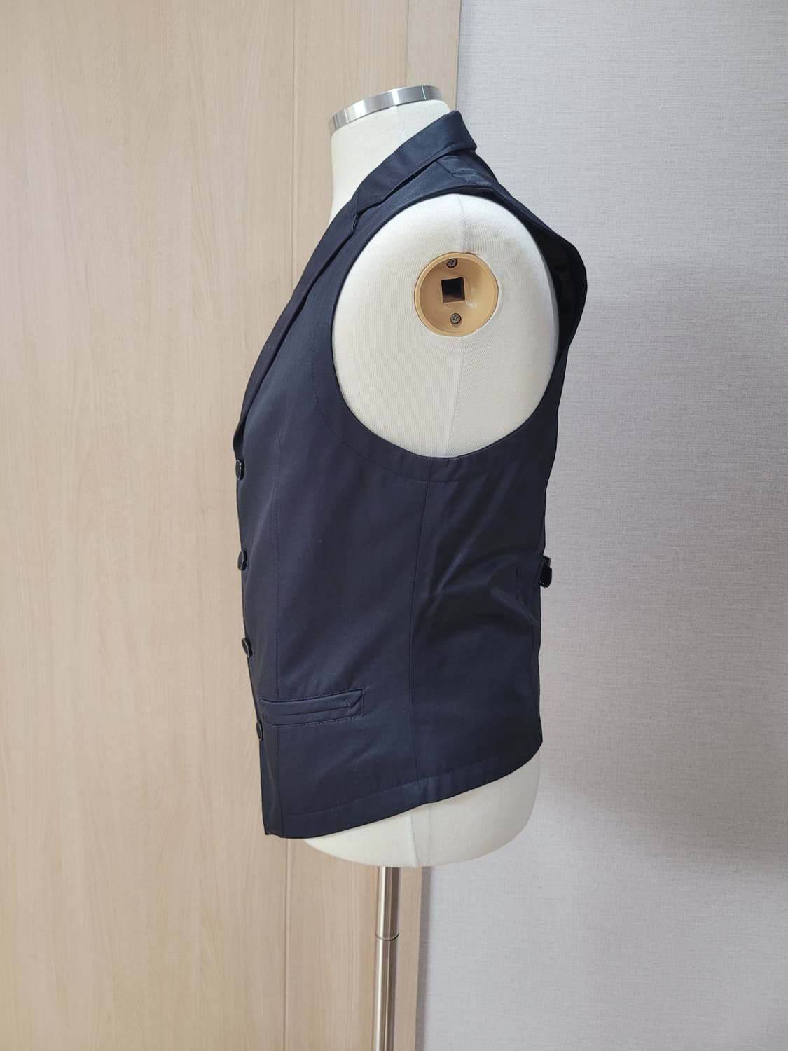 코모도스퀘어 COMODO 4버튼 카라 조끼 100 다크네이비 상품이미지5