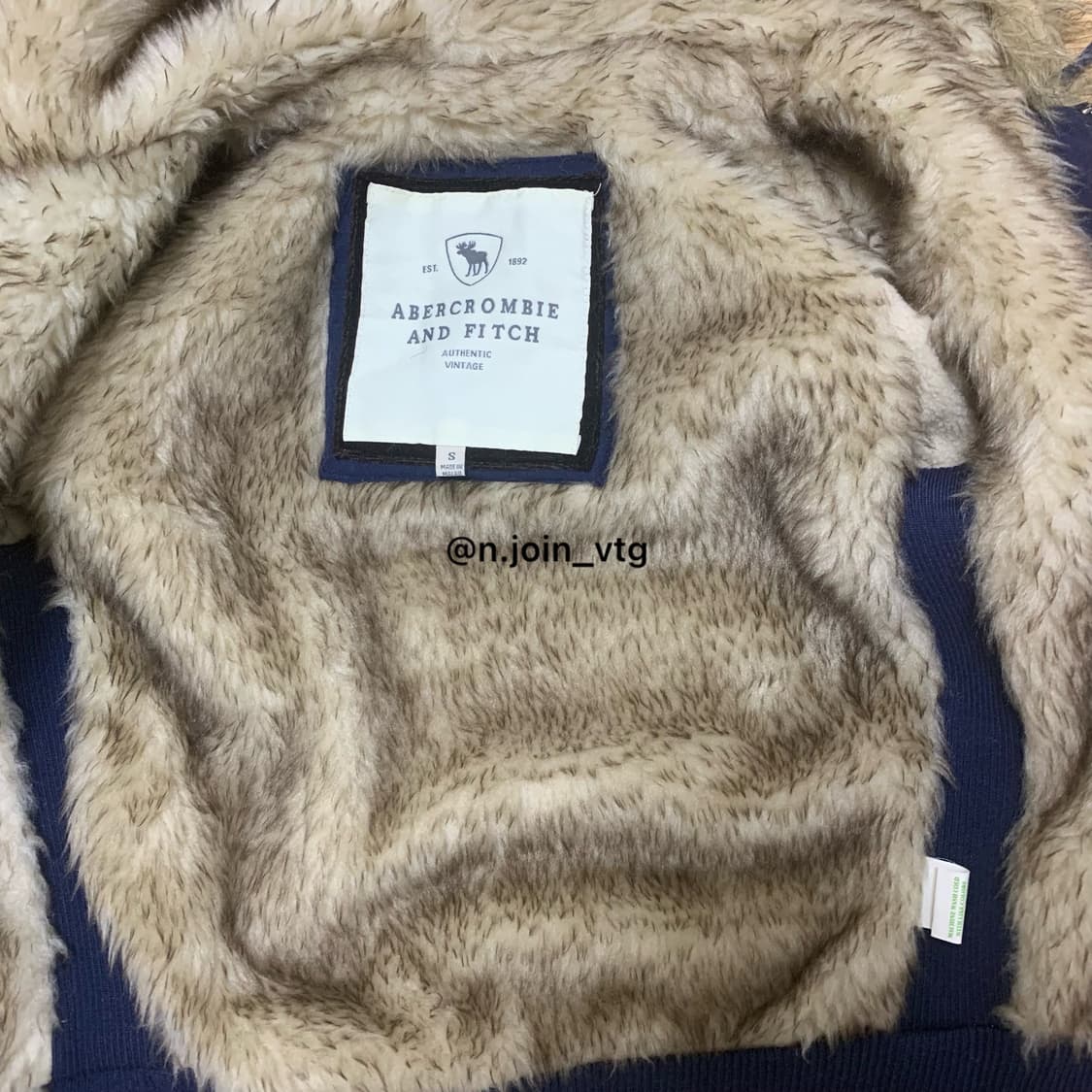 아베크롬비 네이비 울프죠 후드집업 상품이미지4