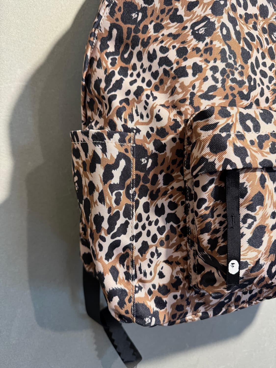 베이프 와일드 레오파드 데이팩 상품이미지4