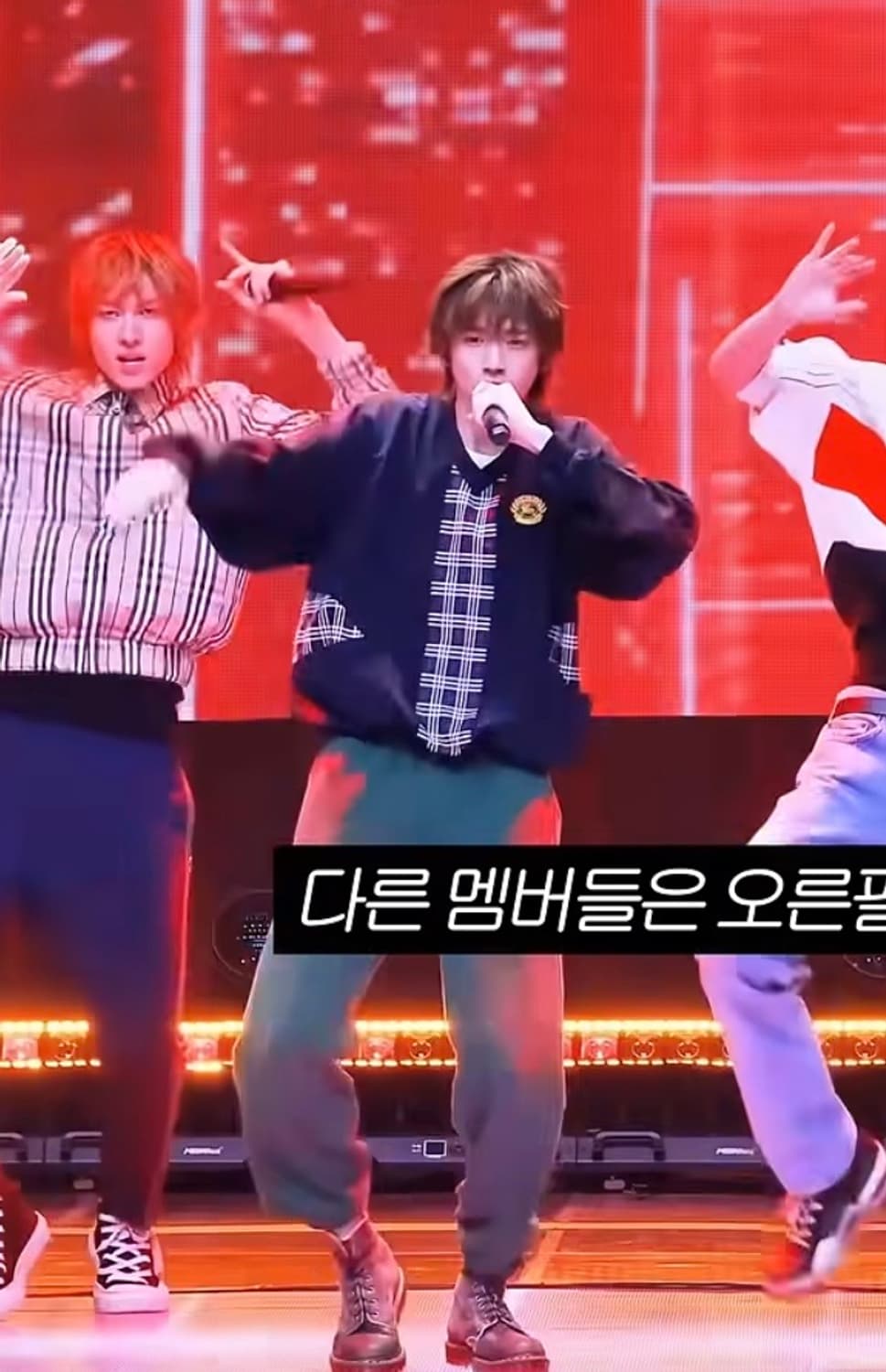 버버리 웜업 자켓 바람막이 클래식 버버리런던 코르티스 착용 상품이미지2