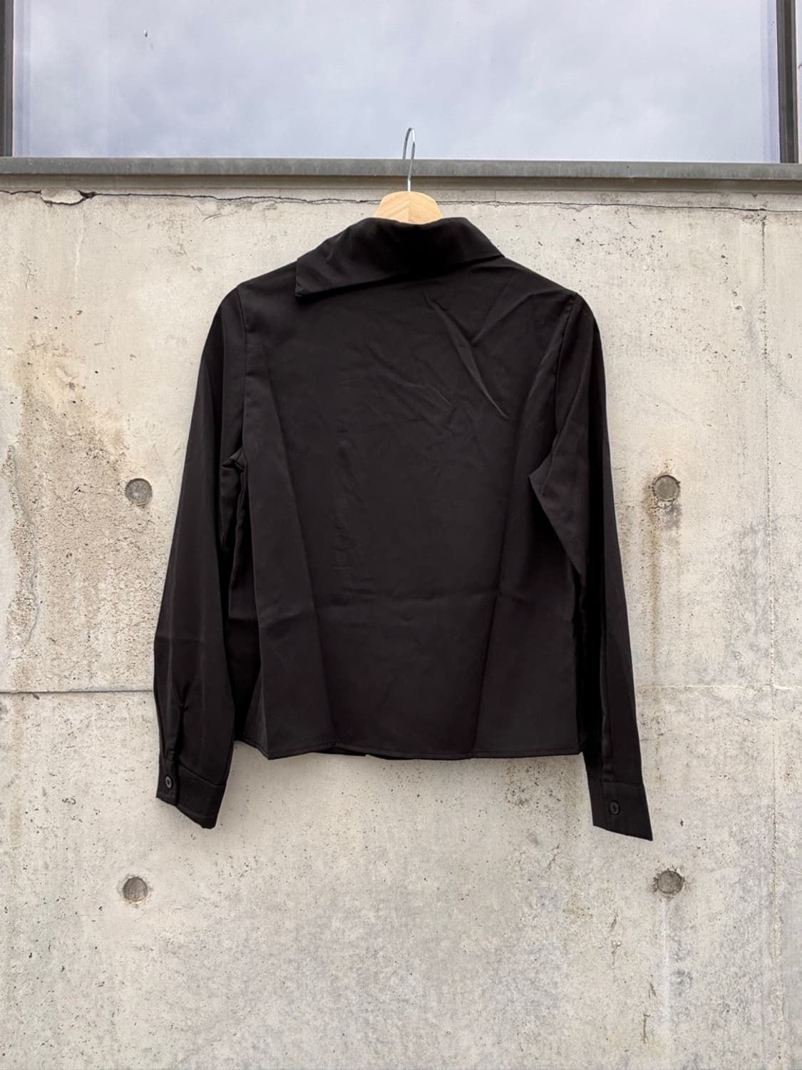 Black Unbalanced Collar Shirts 상품이미지2