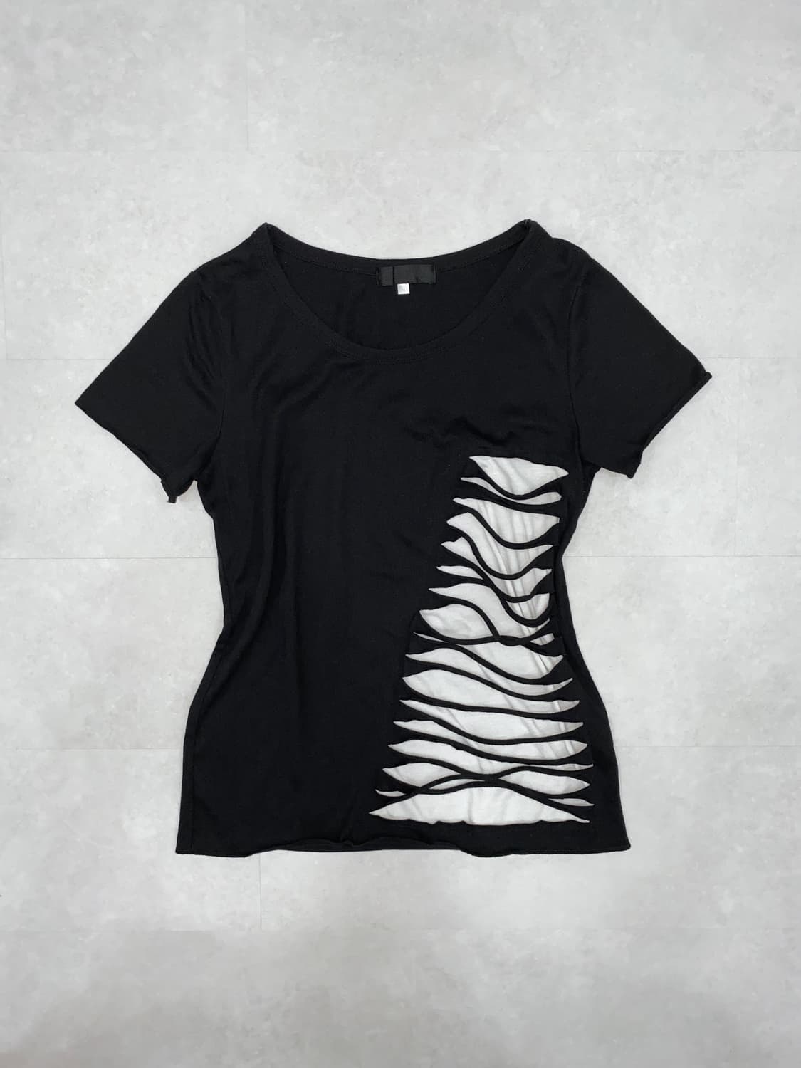 Side Cut-out Layered T-shirt 상품이미지1