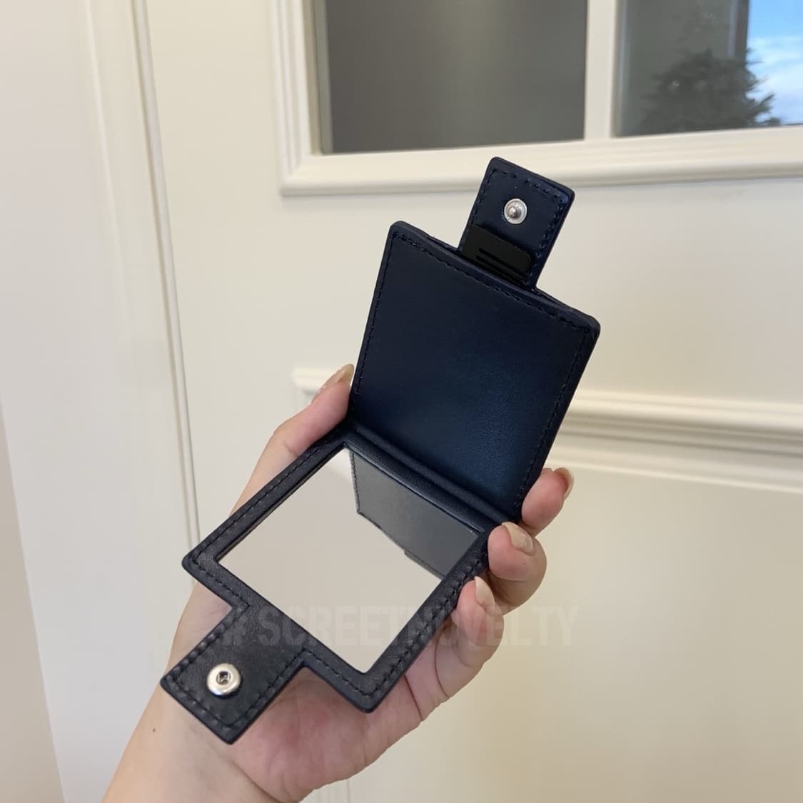 샤넬뷰티 블루 드 퍼퓸 그루밍 똑딱이 거울 & 빗 세트  상품이미지6