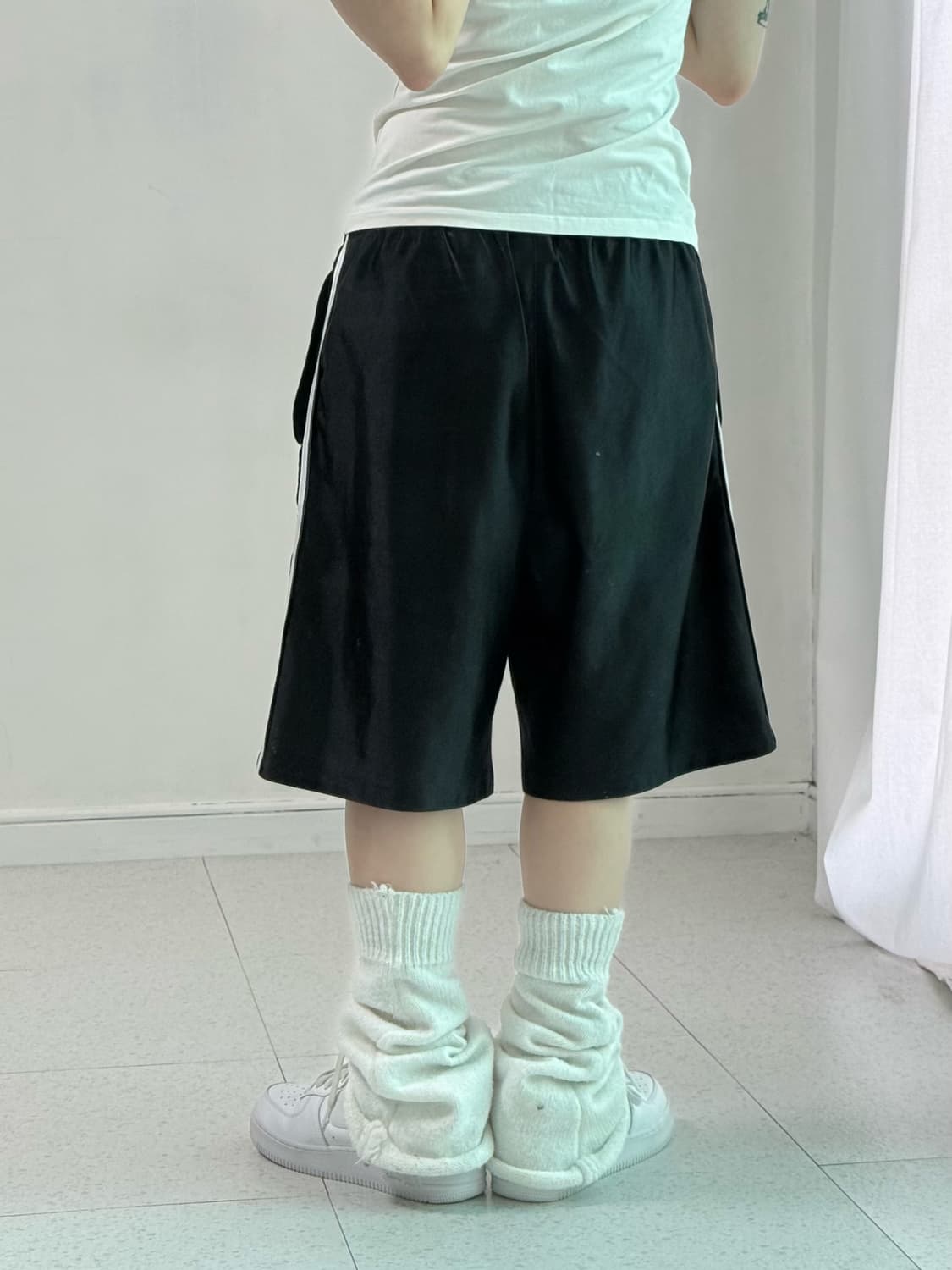 아디다스 블랙 루즈핏 반바지 상품이미지4