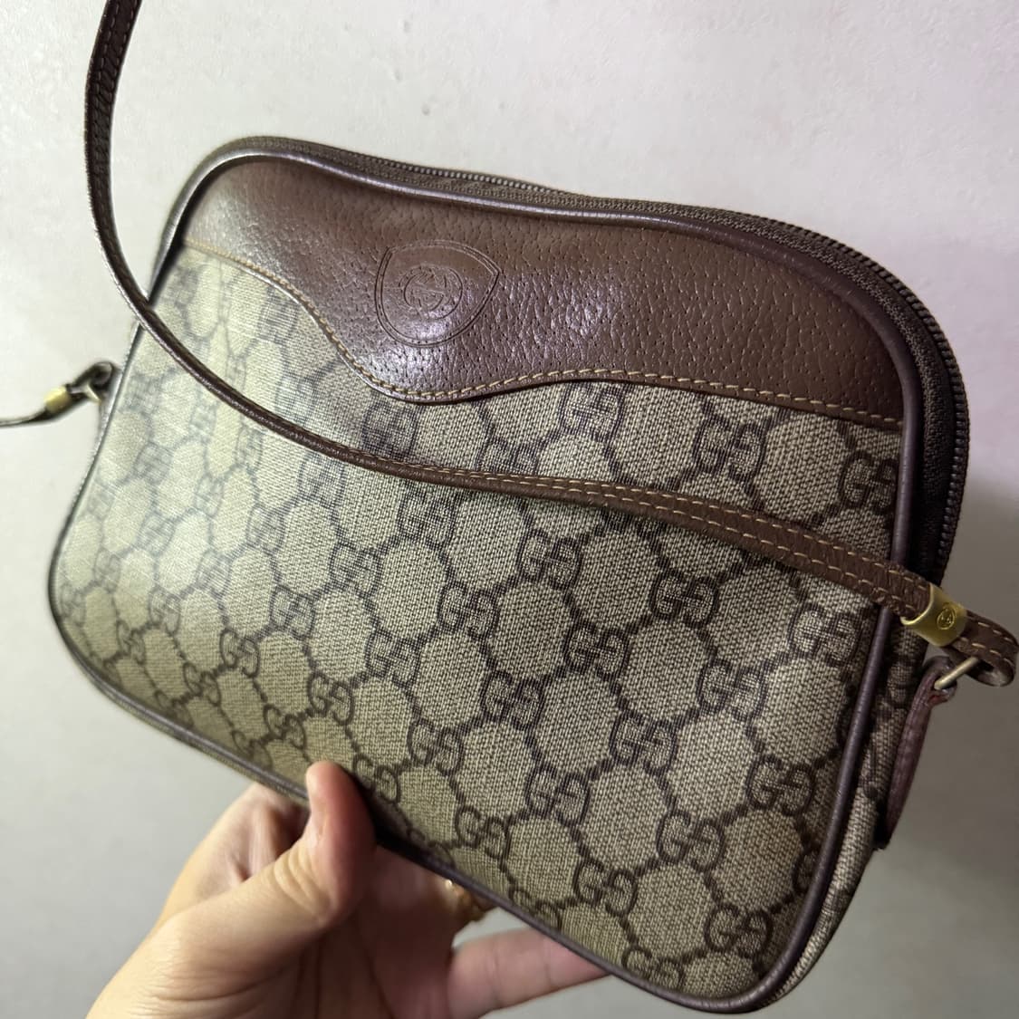 빈티지 구찌 GG슈프림 로고 반달 크로스백 상품이미지3