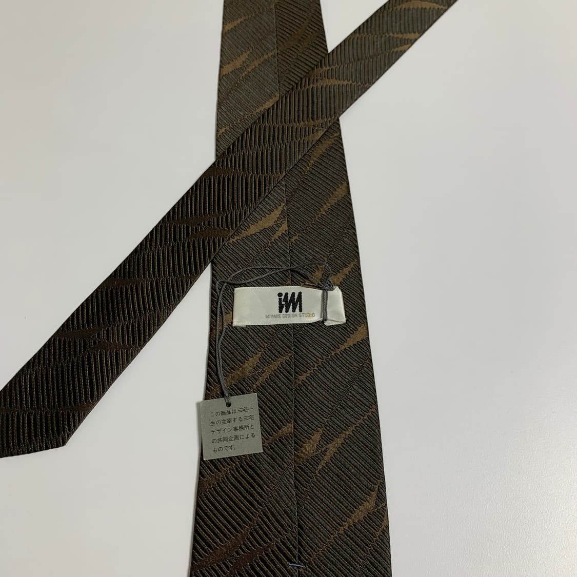 이세이미야케 명품넥타이 100실크 택 달린 상품 클래식룩 A+등급 상품이미지5