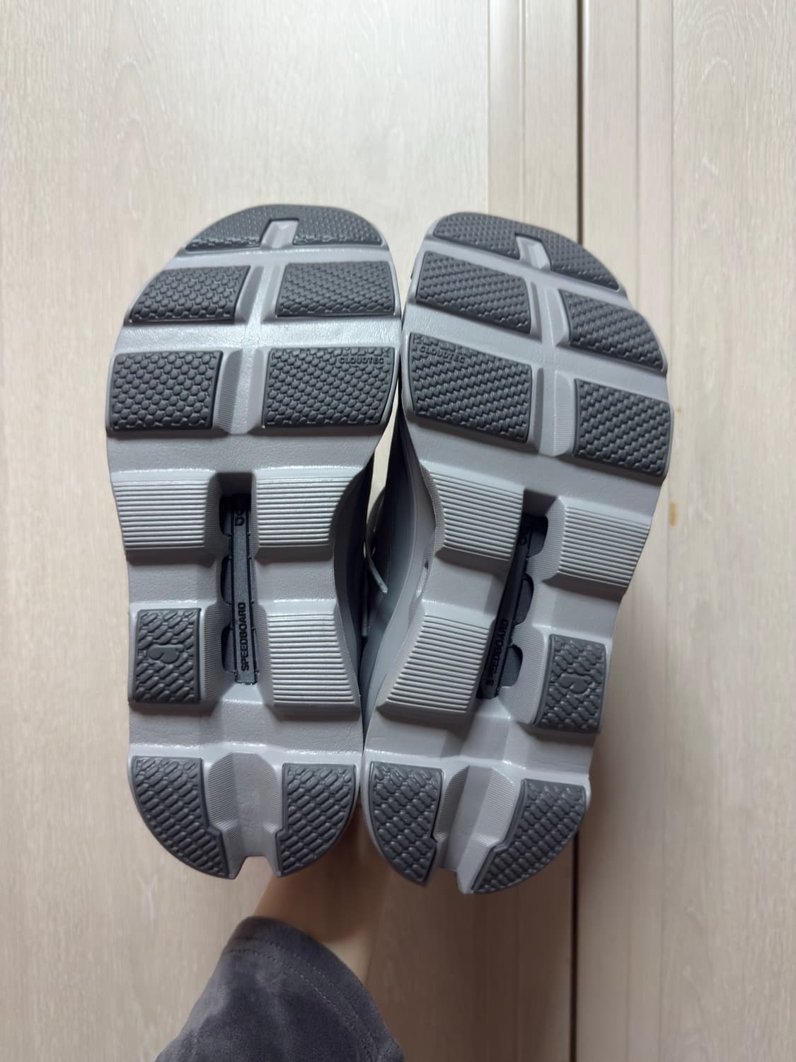 [265] 온러닝 클라우드몬스터 보이드 새상품 상품이미지3