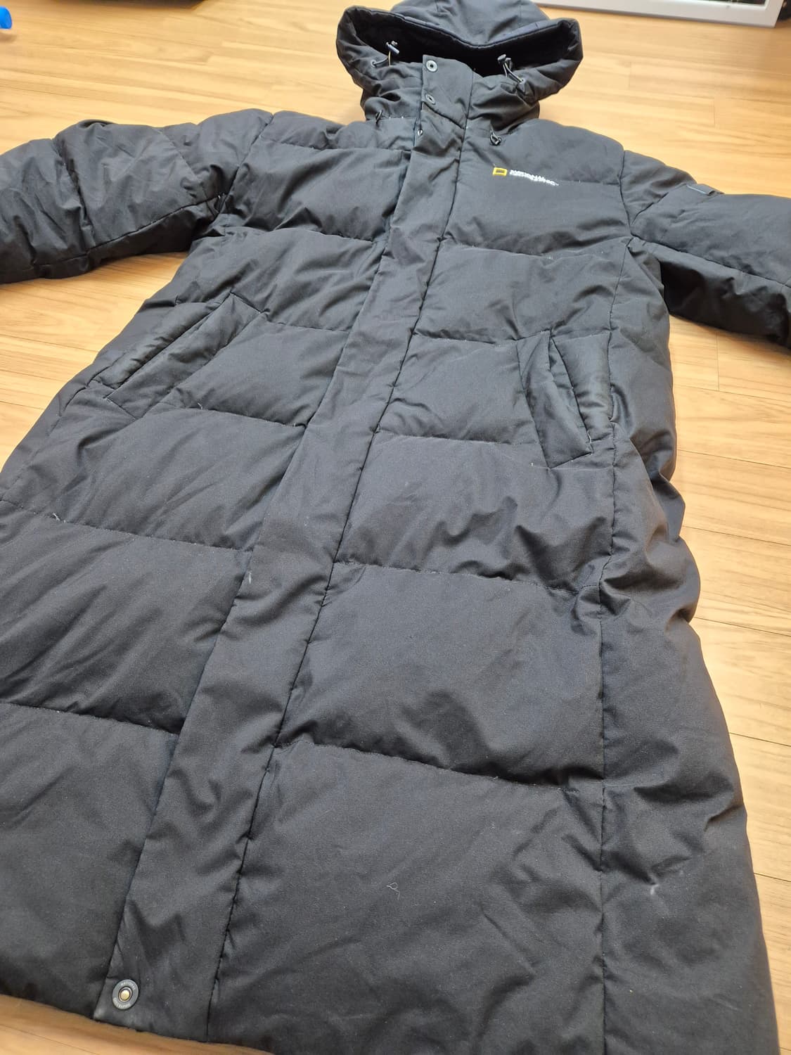 내셔널지오그래픽 롱패딩 블랙 L사이즈 판매합니다. 충전재는 오리털 80% 상품이미지2