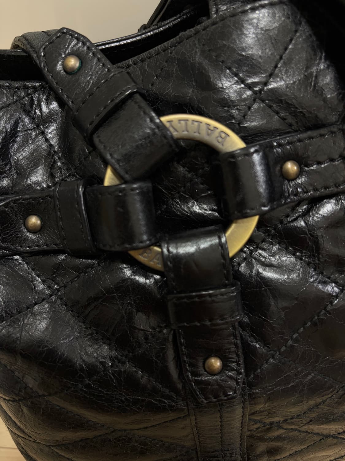 발리 정품 다이아 퀄팅 레더 숄더백 상품이미지3