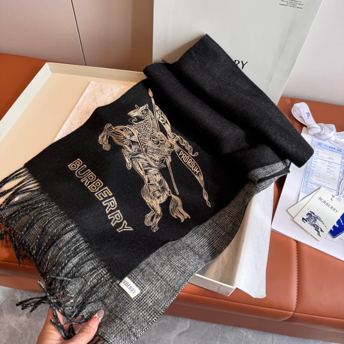 버버리 양면 머플러 램스울 100% 추동 단품
 상품이미지4