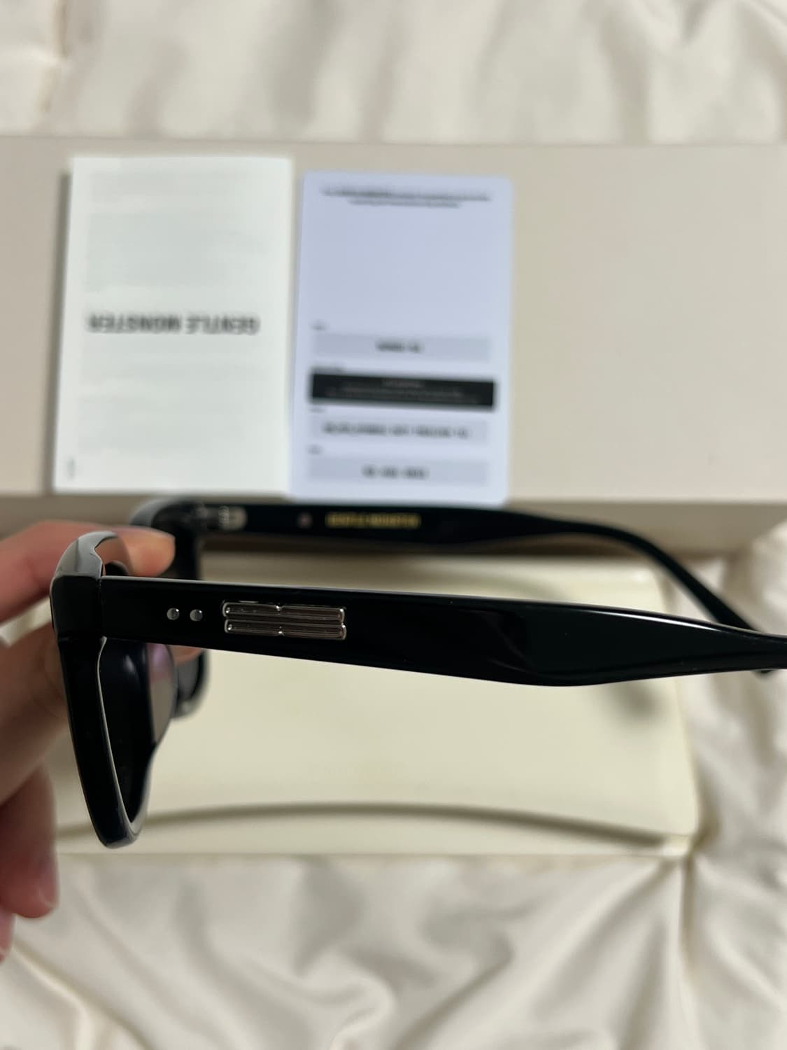 젠틀몬스터 몬도 01 선글라스 블랙 상품이미지4