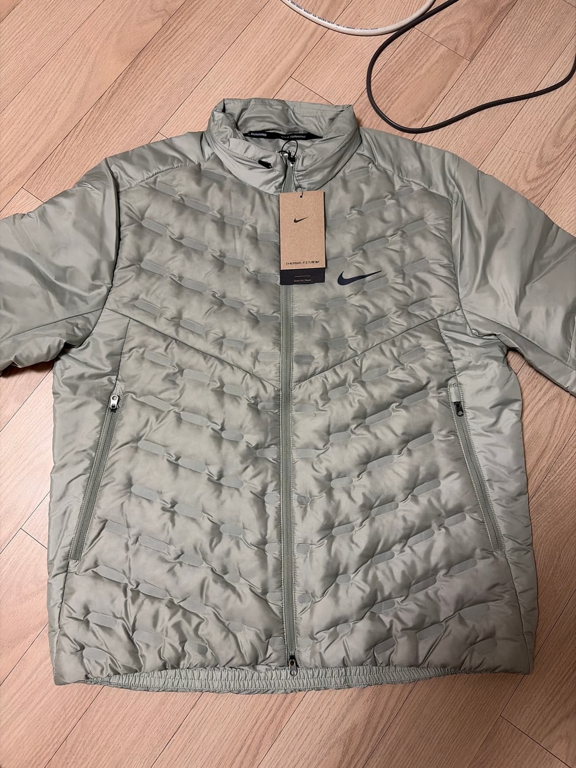 나이키 써마핏 에어로로프트  상품이미지1