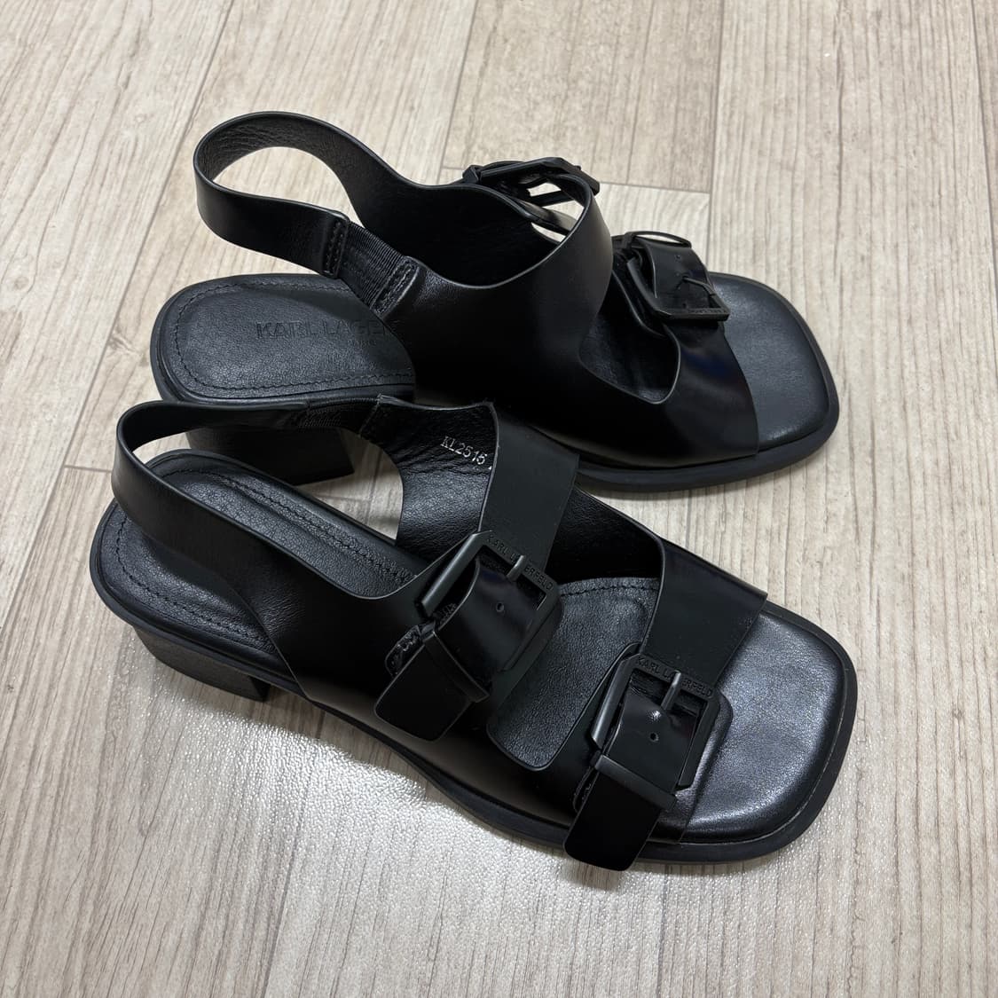 새상품 칼라거펠트 블랙 샌들 225 상품이미지4