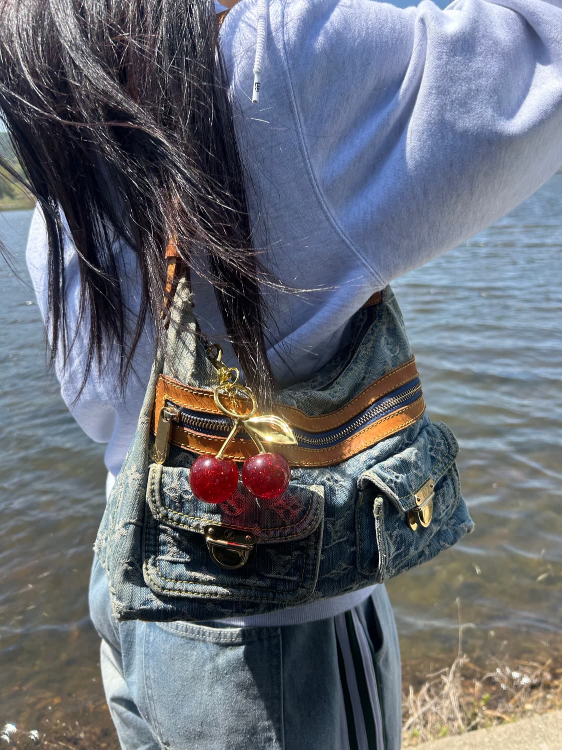 레어🩵)) 루이비통 데님 모노그램 숄더백 🍒 Y2K 빈티지 감성 상품이미지2