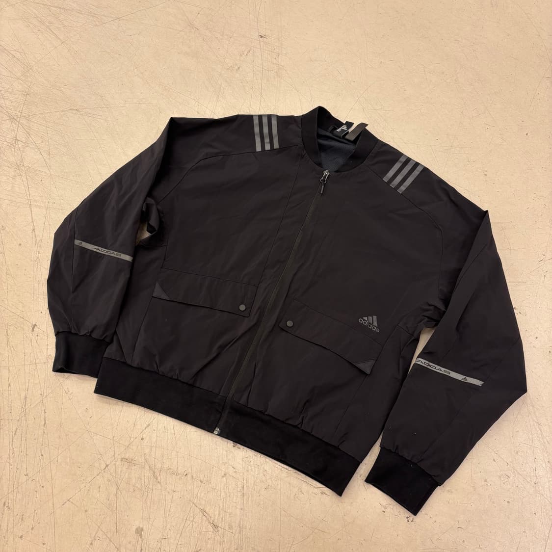 아디다스 스몰로고 블랙 자켓 상품이미지1