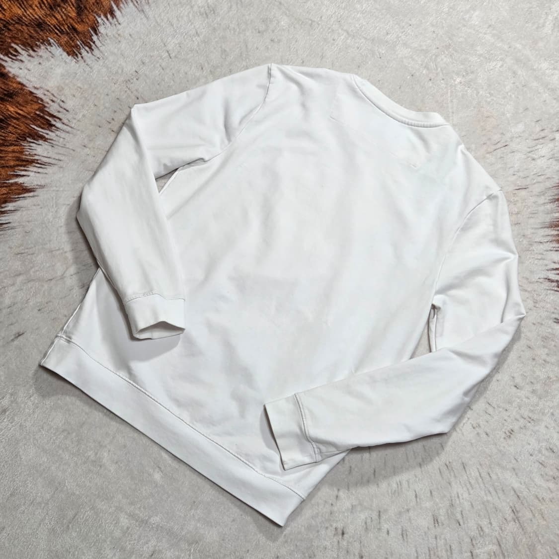 게스 빅로고 화이트 맨투맨 상품이미지4