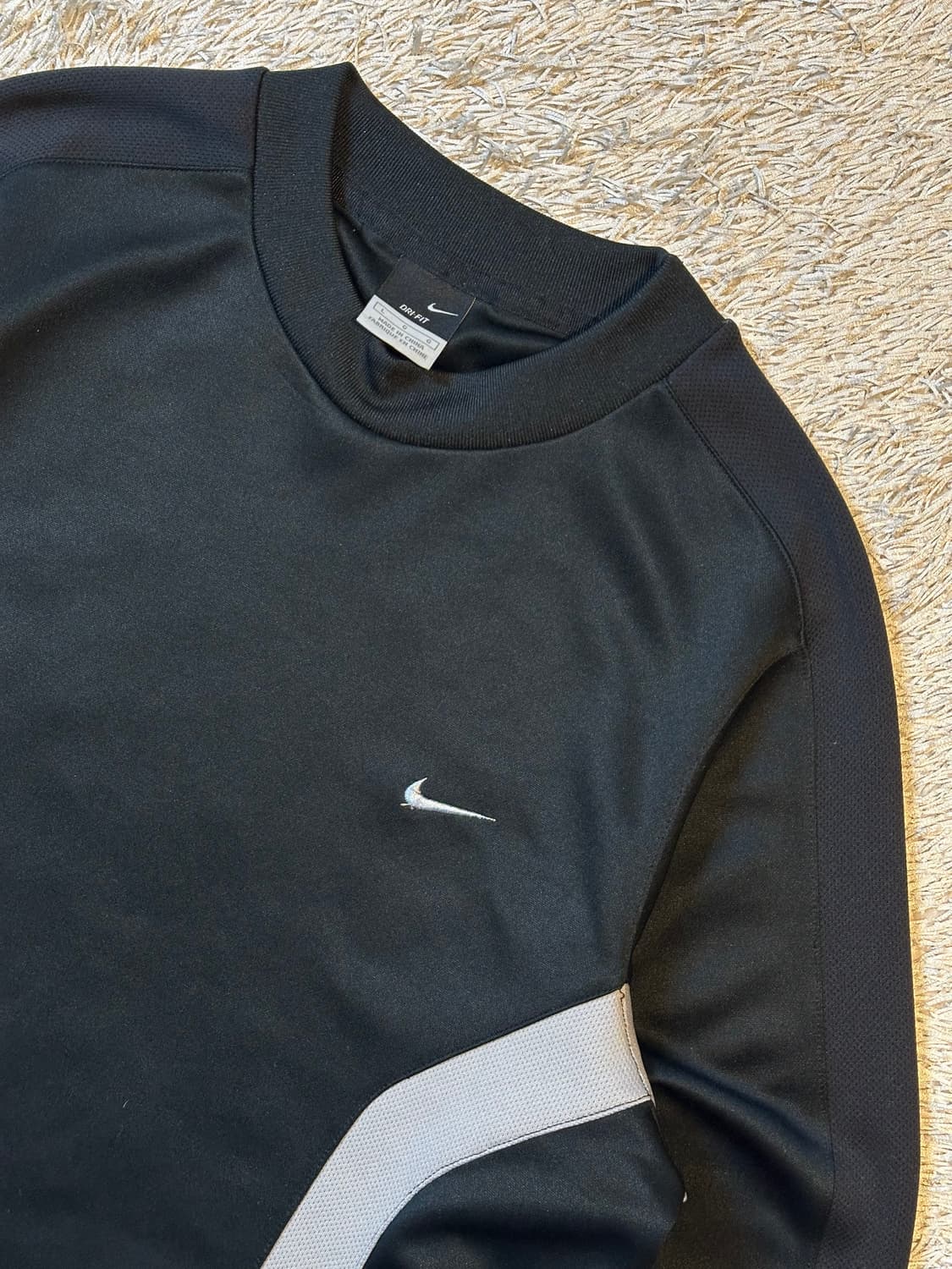 00's 나이키 드라이핏 올드스쿨 스우시 기능성 배색 맨투맨 블랙 상품이미지2