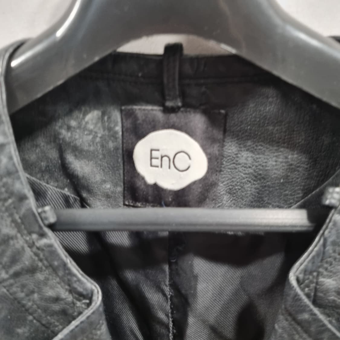 EnC 브랜드의 블랙 양가죽 블레이저 재킷 상품이미지3