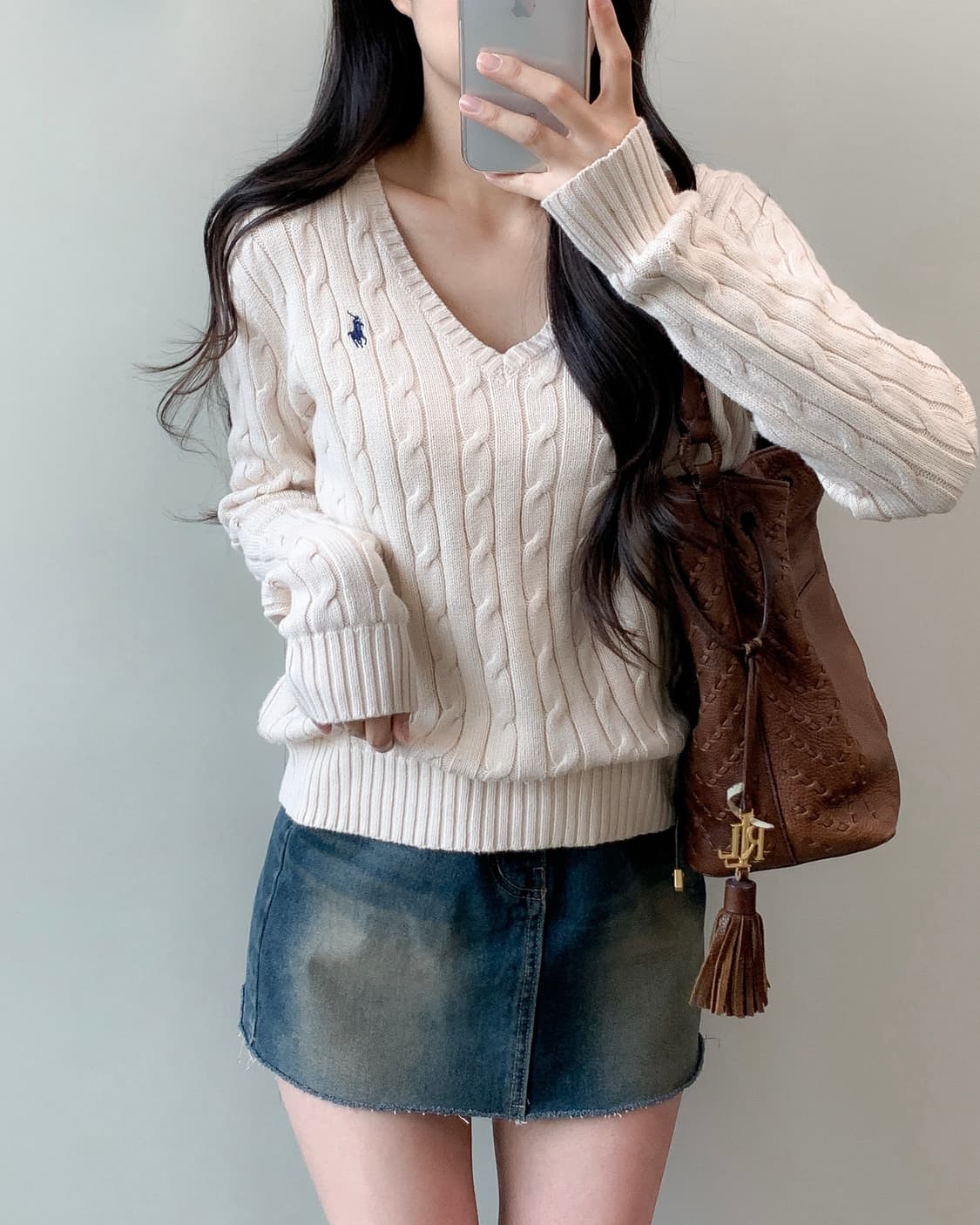 폴로 브이넥 니트 상품이미지1