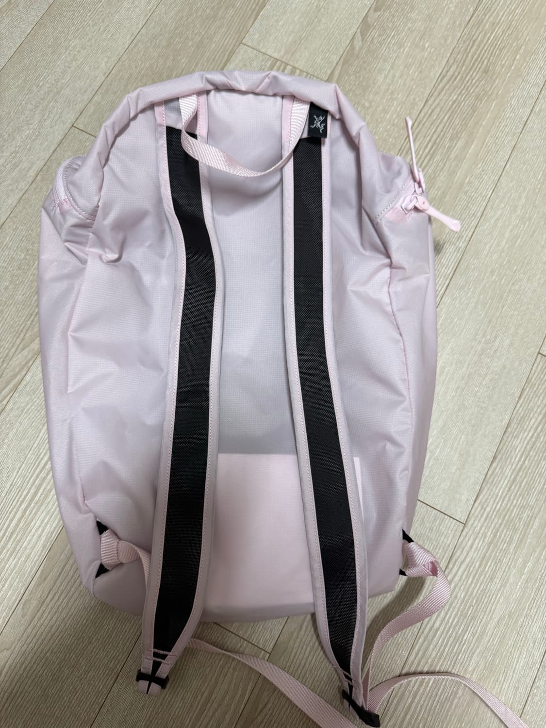 아크테릭스 헬리아드 15 백팩 핑크 글로우 상품이미지3