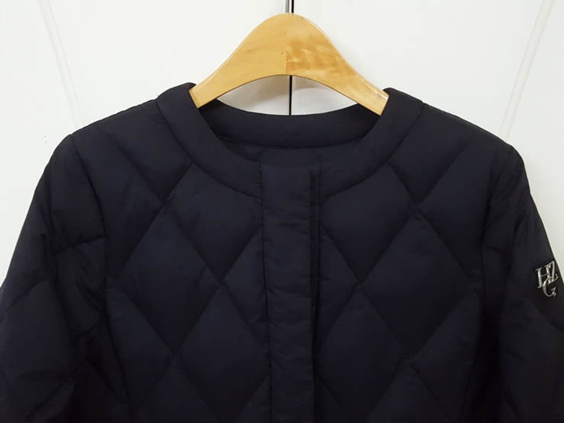 헤지스 골프 여성 블랙 로고장식 구스다운 점퍼 85 상품이미지3